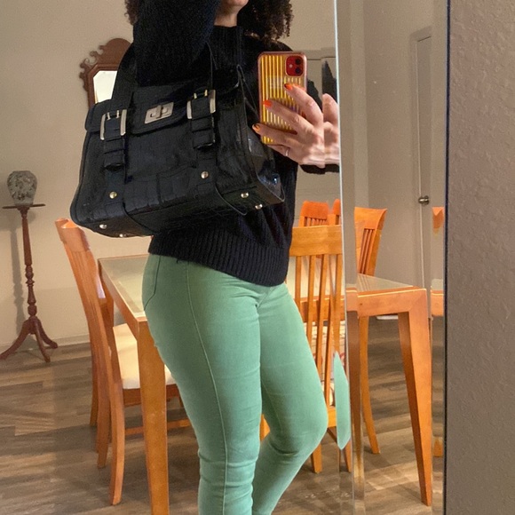 Like New! Large Maxx New York croco embossed leather bag. - Picture 8 of 10